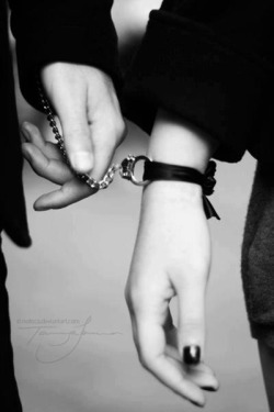 fortheloveofsubmission:  Know Thyself, Don’t Rush Into a Relationship Until You Know These Six Things The excitement of a new D/s relationship is often the first thing that a novice submissive seeks. How else are they going to learn about play, and