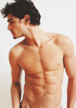 ohsexyguys:  ohsexyguys:Marlon Teixeira ❦