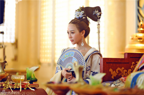 unwinona: crushalltheraspberries: glorious costumes from the upcoming The Empress of China #brb dead