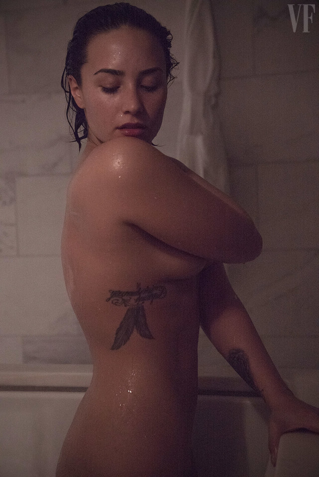 womenaredivine:  Demi Lovato - in Vanity Fair