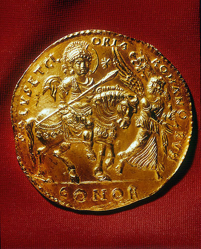 romebyzantium:Justinian I, #Byzantine Emperor from 483 to 565 AD, gold coin, Archaeological Museum, 