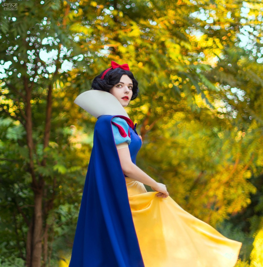cosplay-soul:  Snow White | Snow White and the Seven Dwarfs