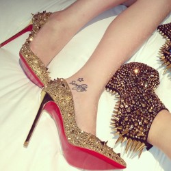 No te quites los tacones, aun.