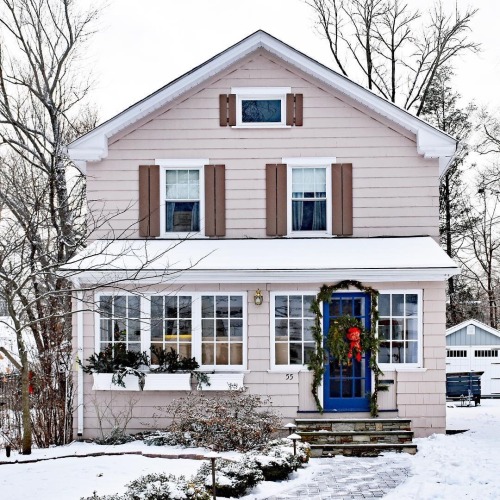 oldfarmhouse:West Hartford Connecticutinstagram.com/p/BeE6NoFFZaI/