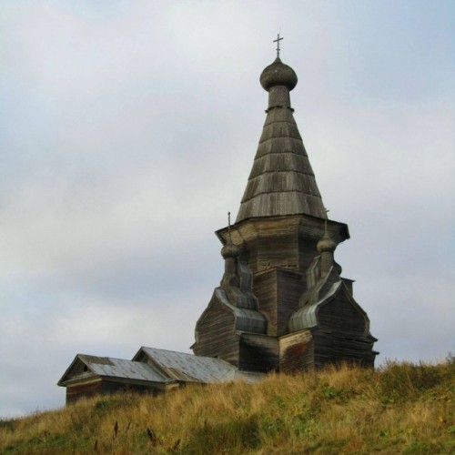 Church of the Ascension, Piyala, Arkhangelsk Oblast (c. 1651).> Photos by uchazdneg (2011).