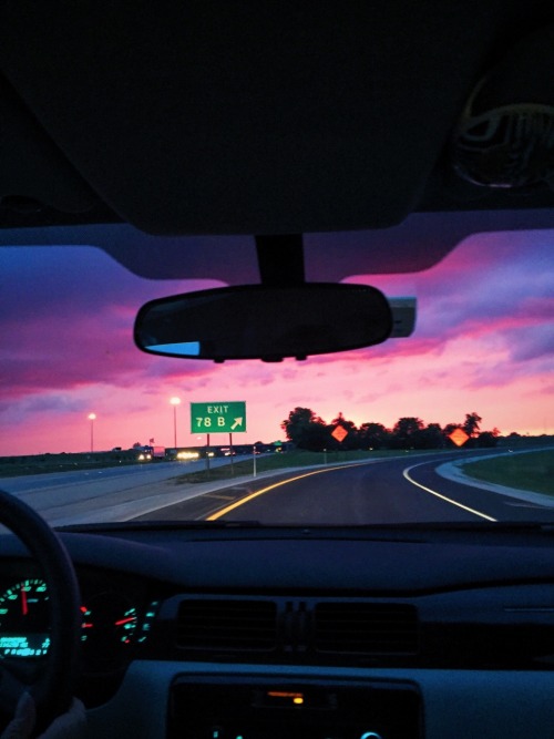 meg4nnn:Another night in a car freaking out over the sunset