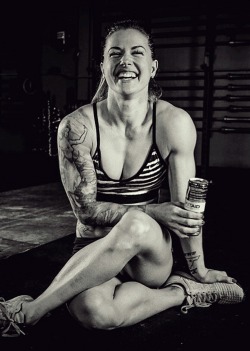 onlyfitgirls:  Christmas Abbott by @fitaid