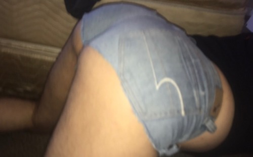 Feeling like a straight whore when i wear booty shorts