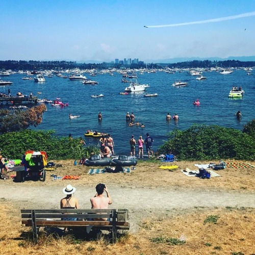 Seafair weekend. ⛱ . #seattle #seafair #seafair2018 #blueangels #summerday #realmlifehttps://www.i