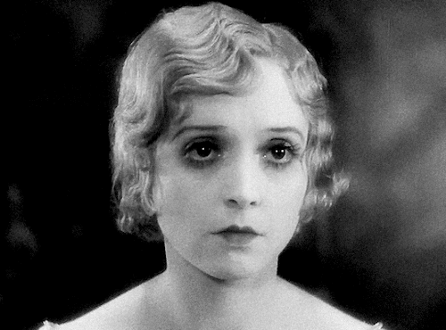 Madge Bellamy in White Zombie (Victor Halperin, 1932)