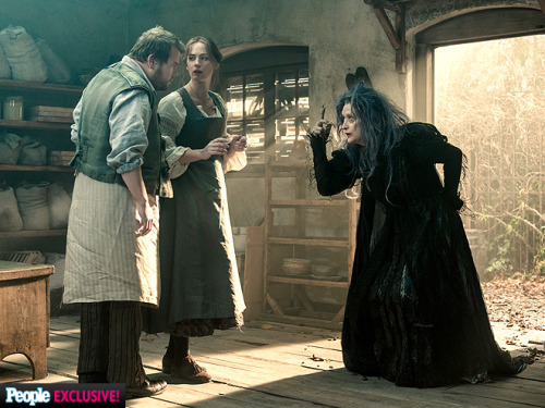 popculturebrain:  New Photos: ‘Into the Woods’ | People 