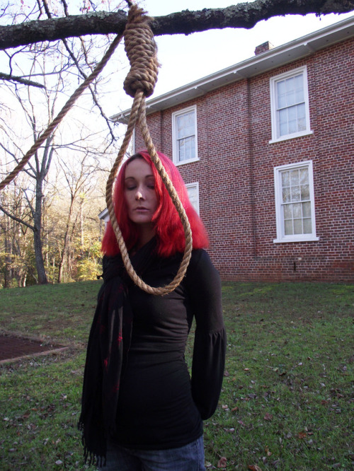 zviazovac: girl & Noose
