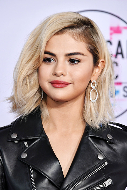 yourstrulys:Selena Gomez attends the 2017 American Music Awards at Microsoft Theater on November 19,