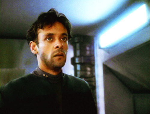 ocdcharacteroftheday:Today’s OCD Character of the Day Is: Julian Bashir from Star Trek (Deep Space N