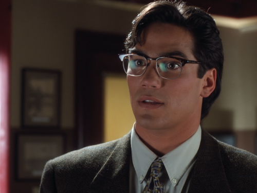 The Pilot (1 of 2)Lois & Clark: The New Adventures of Superman - finally in High Definition. Dea