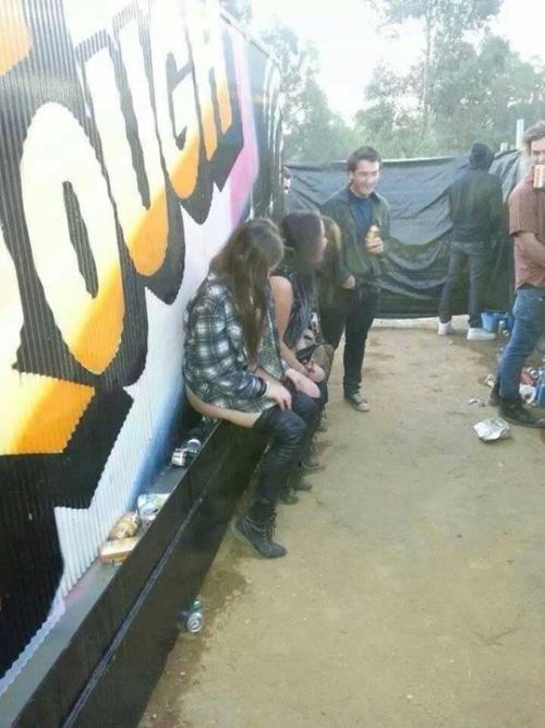 urinalchicks:  like a boss @ the urinal trough