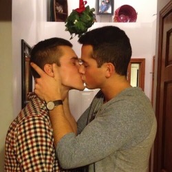 gay-romance:  As a Christmas present 🎁…