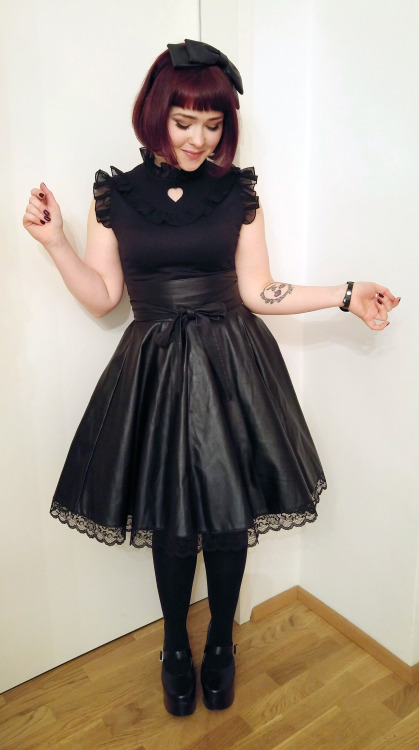 queranruffles:  Party lolita is on the loose again! 