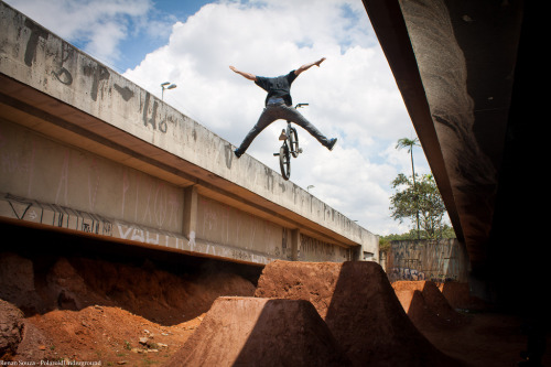 titsandtires: Overal - Nothing (by Renan Souza / P.U)