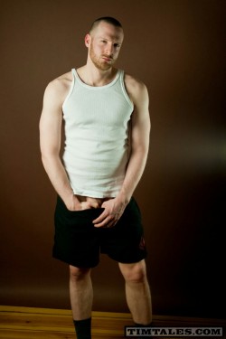 tommytank4:https://www.tumblr.com/blog/tommytank4 - hot and muscular men