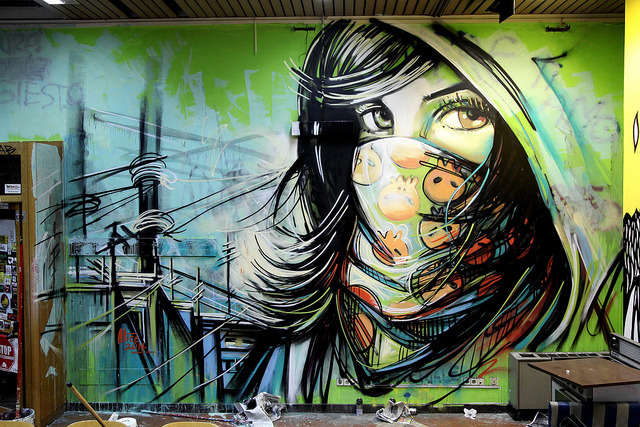 vayarevoltillo:  Alice Pasquini - Rome (IT) by AliCè on Flickr.