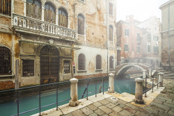 melodyandviolence:  Venice in the morning