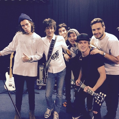 niallhoran: Ronnie wood with us in rehearsals for Xfactor ! What an experience that whole thing was 
