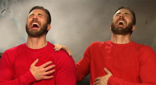 master-of-duct-tape: gabriel-gabdiel: When you’re beside yourself with laughter. Also, Chris Evans