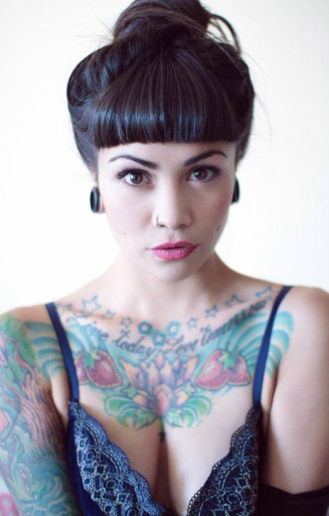 tattgirlstits:  Valentina Dávila (VioletRose Suicide)