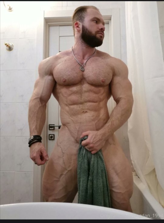 markhunk: adult photos