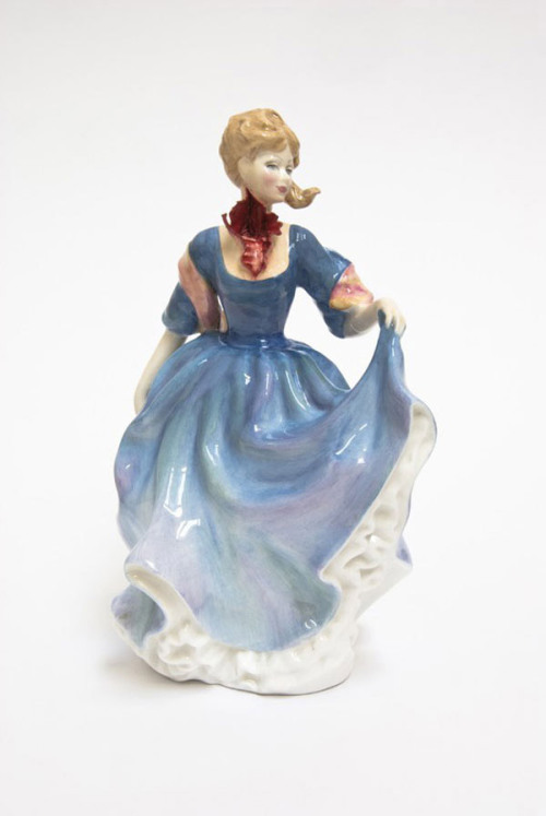 owmeex:  Jessica Harrison’s Gutsy Porcelain Exhibition 