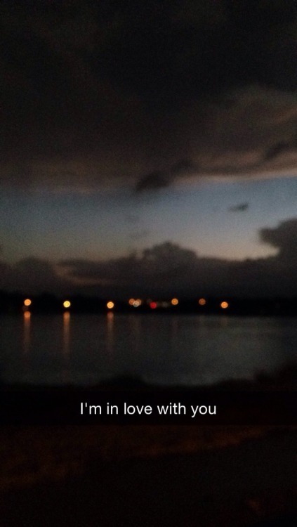 madileeeeeigh:  also I made my own cute little snapchat things the other night cause it started pouring