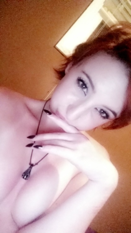 vixxxyvixen:  My snap is so cute and sexy 😘