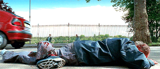 classichorrorblog:  Shaun Of The DeadDirected by Edgar Wright (2004)   