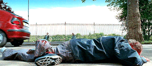 classichorrorblog:  Shaun Of The DeadDirected by Edgar Wright (2004)   