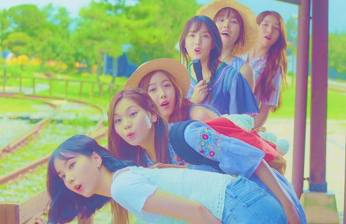 parksooyoung:  “a heart fluttering moment,when rain drops fellwithout warning.we held hands and ran.on top of the messy flower road,i’m with you.”  ― gfriend “love whisper” (2017)