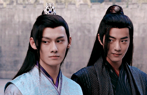 mylastbraincql: Jiang Cheng and Wei Wuxian moving (mostly) in sync | Ep. 10[ID: Three gifs of Jiang 