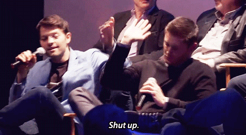 thewidowwinchester:mishas-assbutts:[x]Yes, Jensen definitely kisses Misha’s palm!