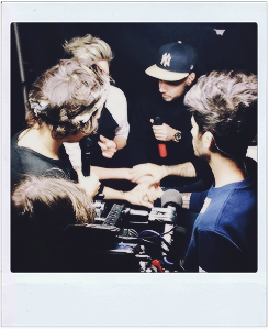 dailyonedirection:  Backstage at the Where We Are tour - South America 