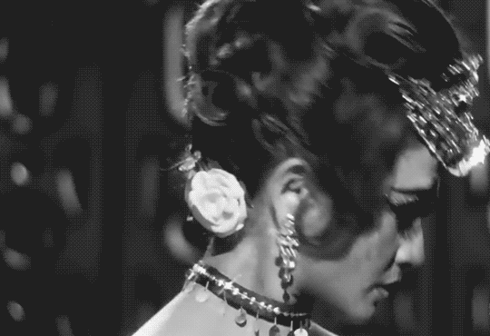 milk-honey-tea: Helen in Yeh Raat Phir Na Aayegi (1966)