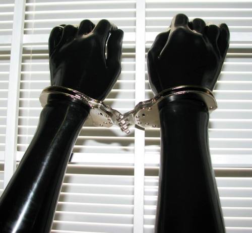 Sex theglover:  bob-dizzy:  Gloves and bondage, pictures