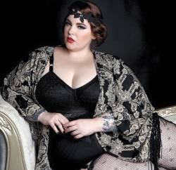 hourglassandclass:  Tess Holliday for Domino DollhouseCheck out my blog for more curves and body positivity :)