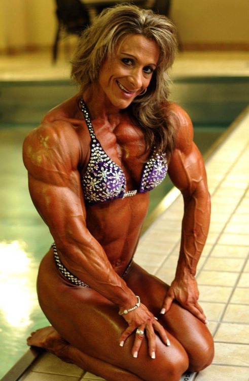 lockheed-muscular-woman:  Jeannie Paparone