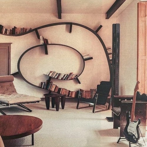 lacooletchic:Home of laffanour_galeriedowntown @wsjmag #Incredible #spiral #wall #bookshelf #poésie 