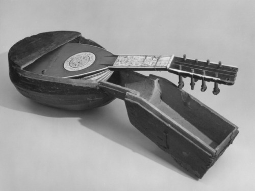 met-musical-instruments: Mandoline, Musical Instruments The Crosby Brown Collection of Musical Instr