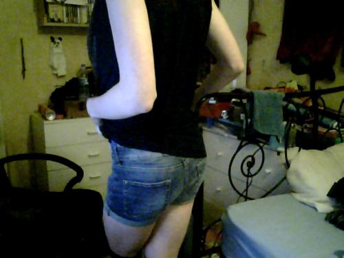 New webcam scraps! Part 1. Big thanks to my friends for getting me riled up enough to show off my new booty shorts! <33