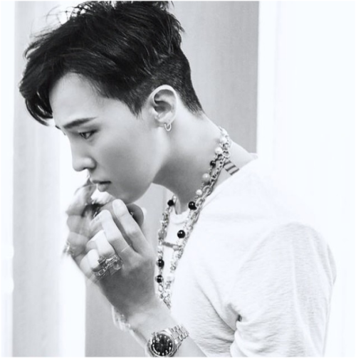 mrkwonandmrchoibabygirl:Some black & white gd for you couse why Not