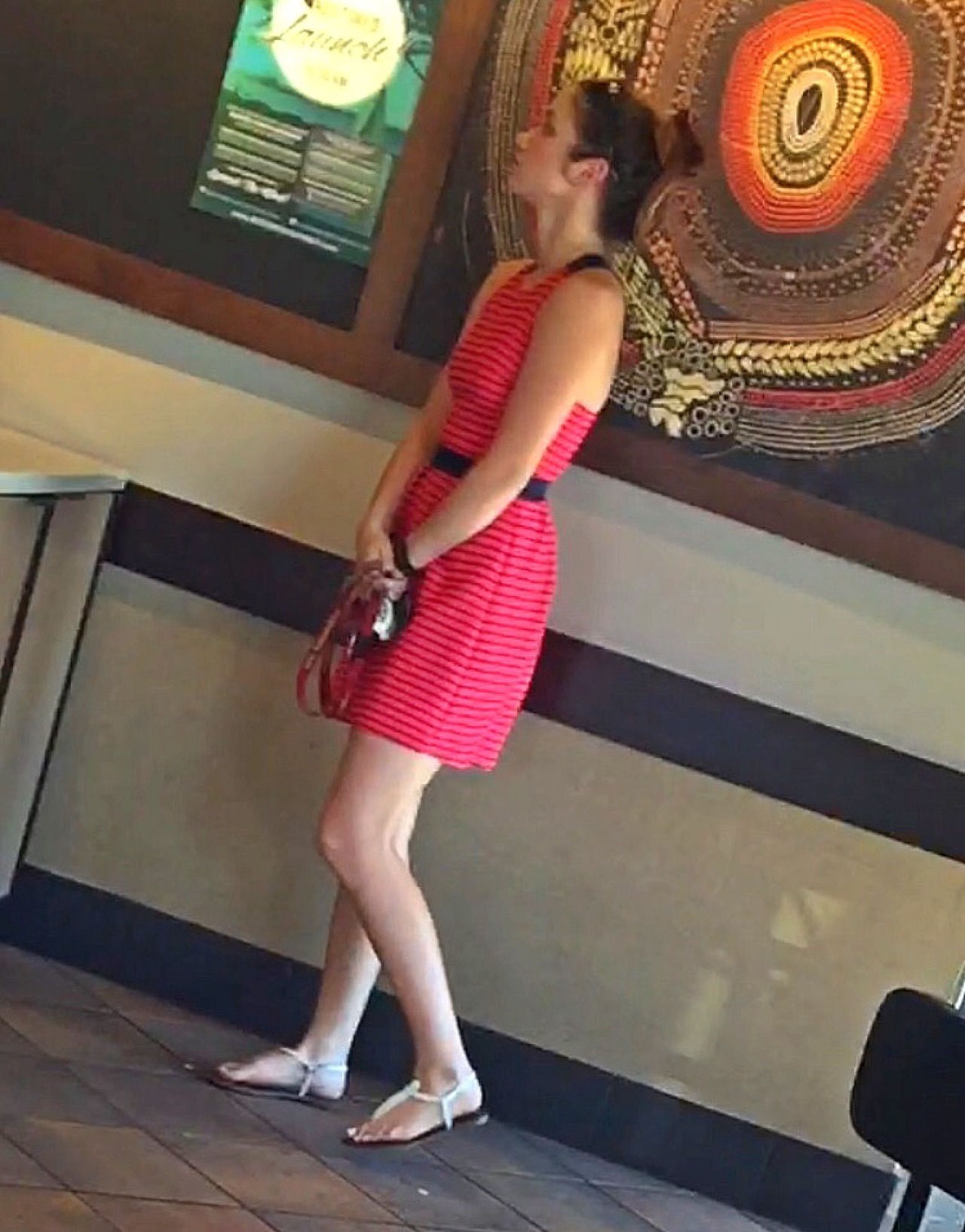 toeman969:  Sexy hot chick’s beautiful face and pretty feet with white toenails