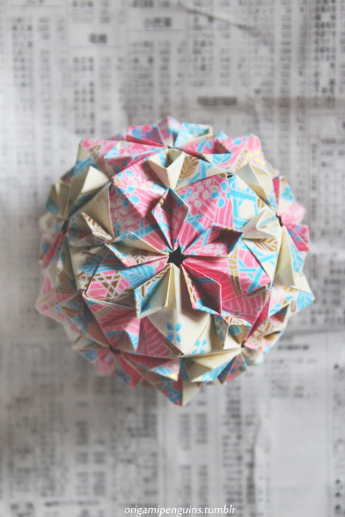 Cherry Blossom Ball || 30 units || video tutorial || folded by origamipenguins