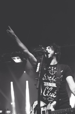 theshadowofmydoubt:Alex Gaskarth + Black